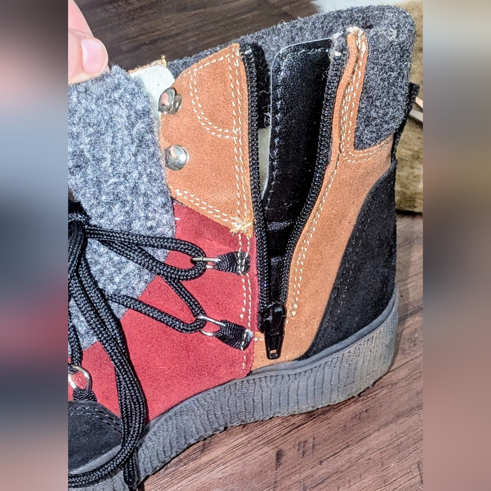 Winter Boots - Picture 3 of 7